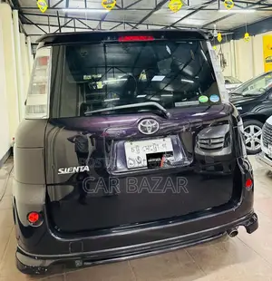 Toyota Sienta 1.5 FWD 2012 Purple