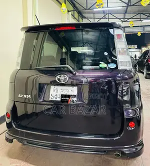 Toyota Sienta 1.5 FWD 2012 Purple