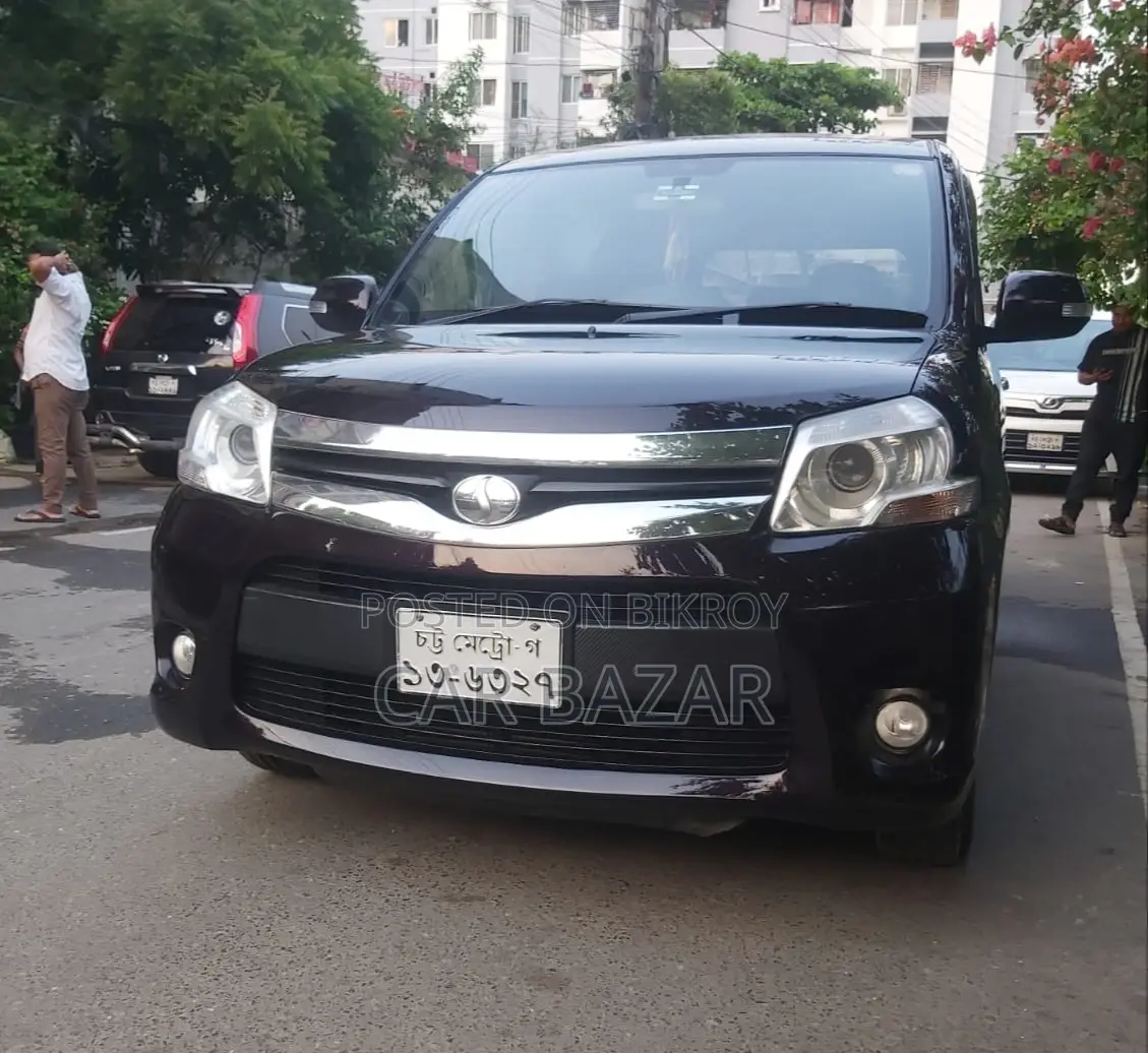 Toyota Sienta 1.5 FWD 2012 Purple