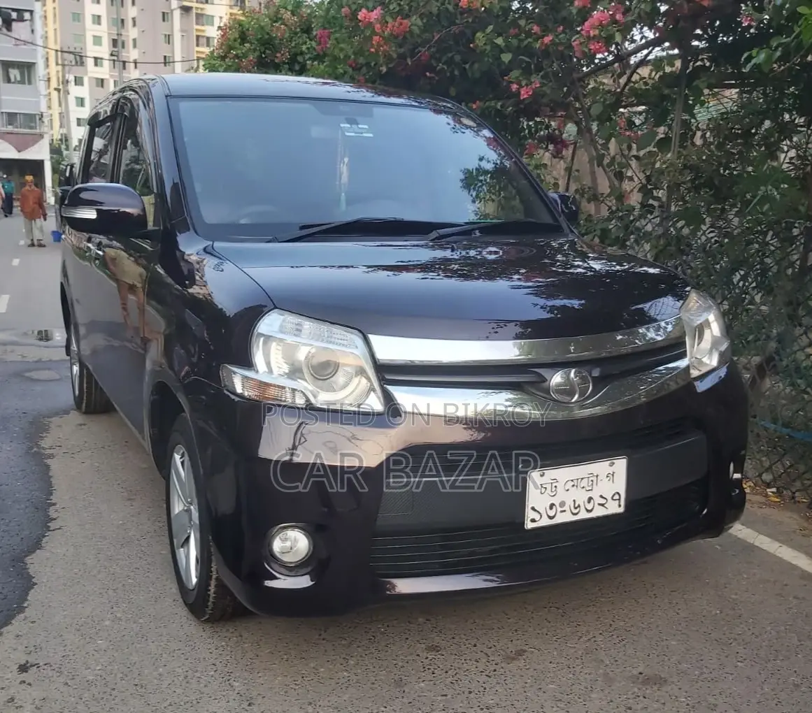Toyota Sienta 1.5 FWD 2012 Purple