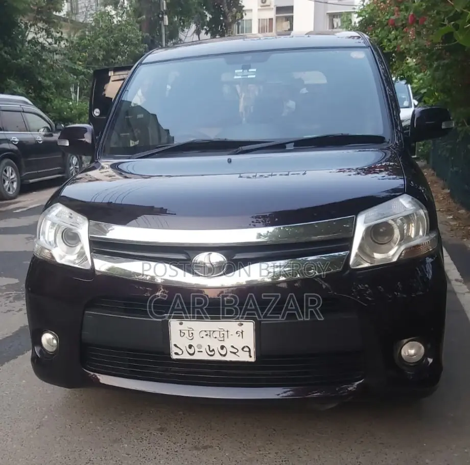 Toyota Sienta 1.5 FWD 2012 Purple