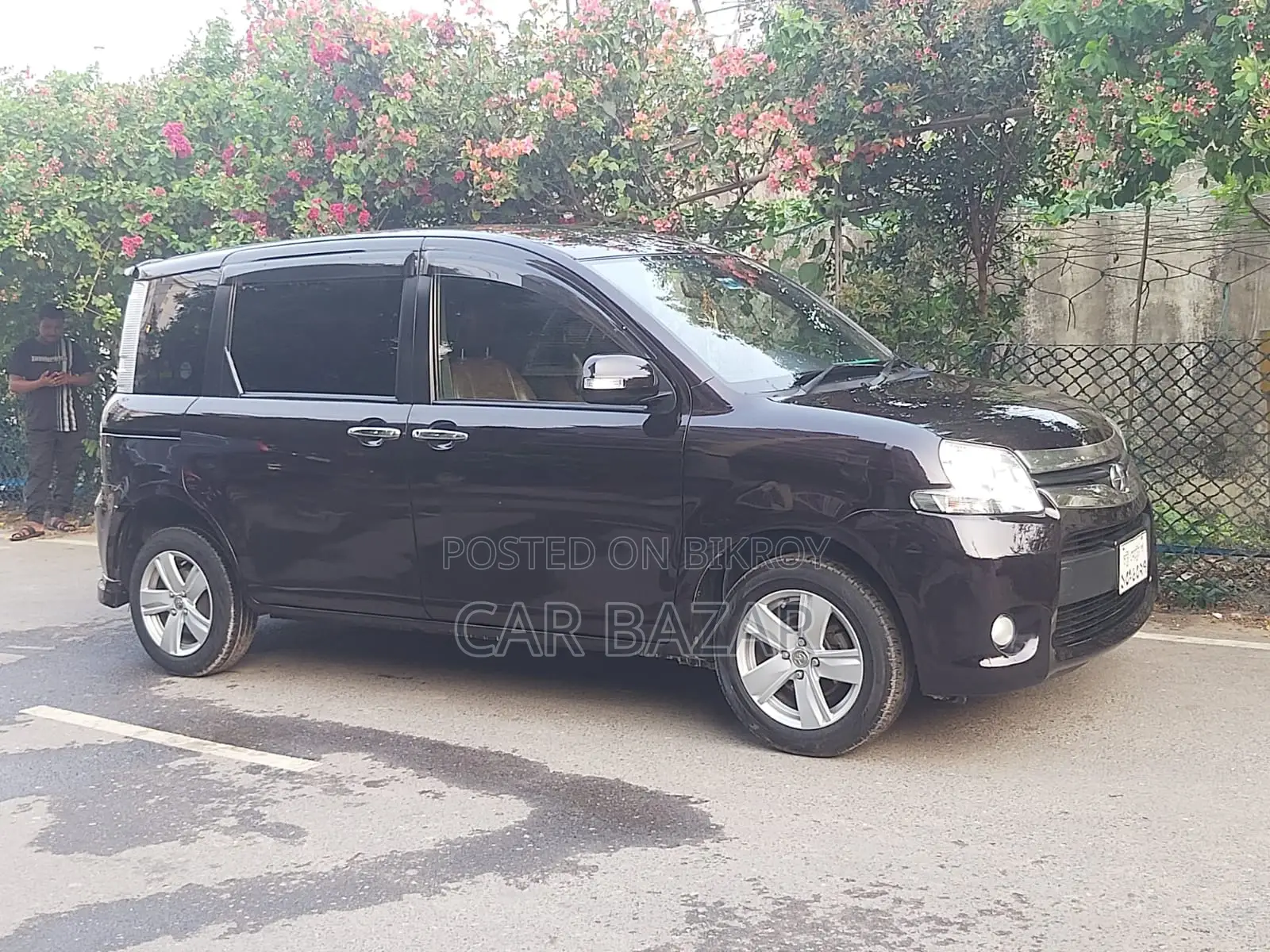 Toyota Sienta 1.5 FWD 2012 Purple