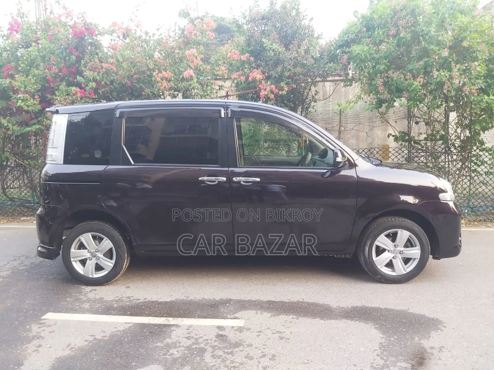 Toyota Sienta 1.5 FWD 2012 Purple