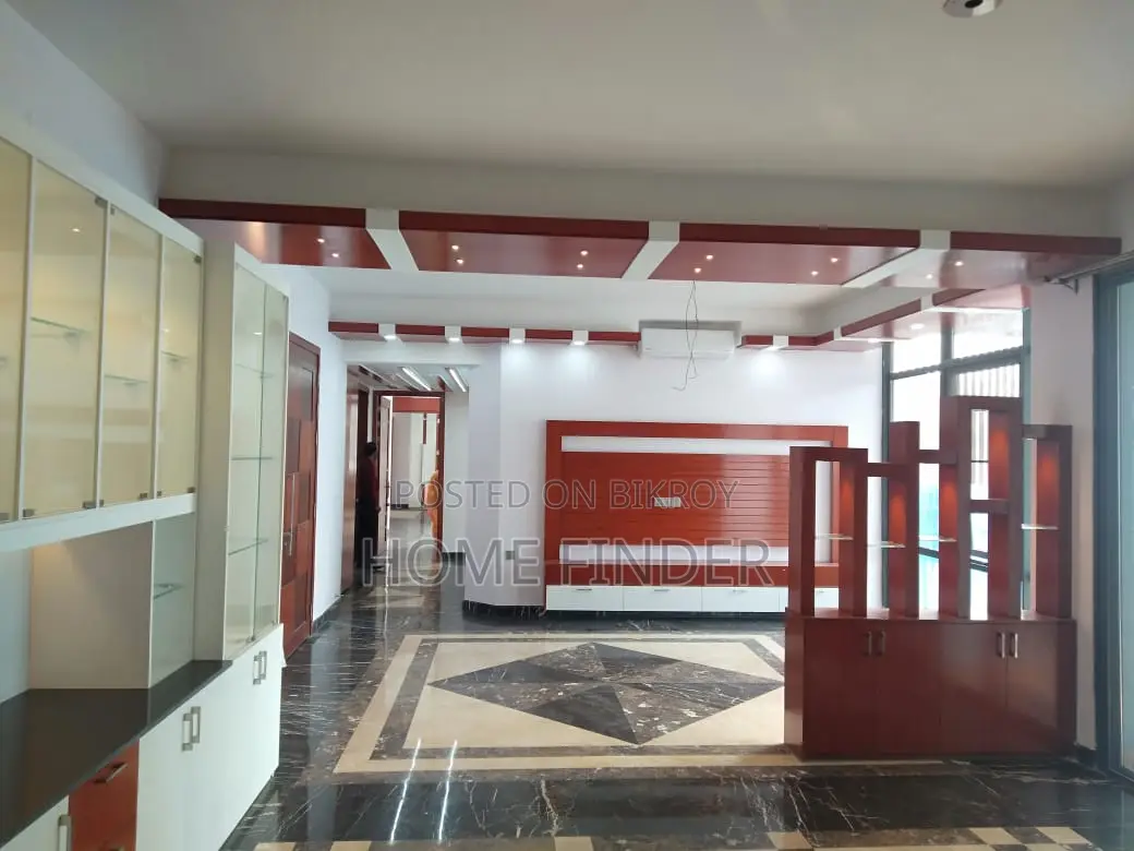 গুলশানে ভাড়ার জন্য ৩৮০০ বর্গফুটের সুন্দর ফ্ল্যাট