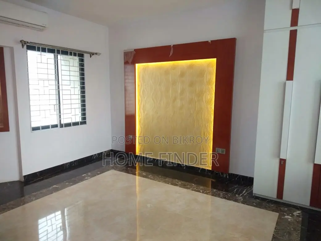 গুলশানে ভাড়ার জন্য ৩৮০০ বর্গফুটের সুন্দর ফ্ল্যাট