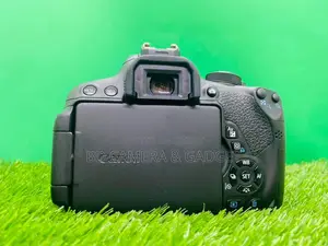 Canon 700D 18-55 kit lens