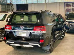 Toyota Land Cruiser V8 VX MINT CONDITION 2013