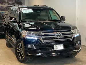 Toyota Land Cruiser V8 VX MINT CONDITION 2013