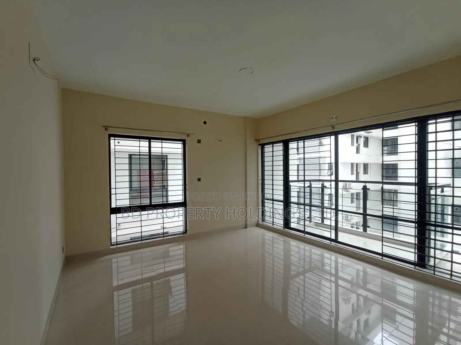 2500 SFT Luxurious Brand New Ready Flat for Rent in Uttara