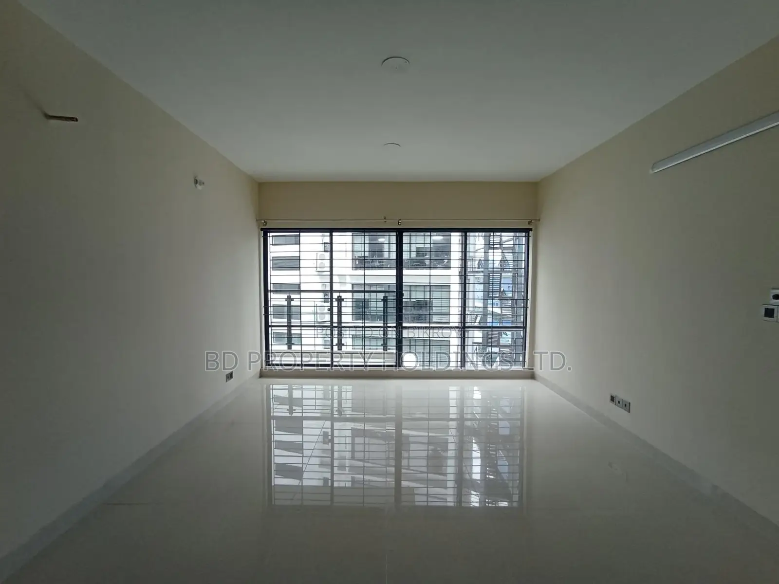 2500 SFT Luxurious Brand New Ready Flat for Rent in Uttara