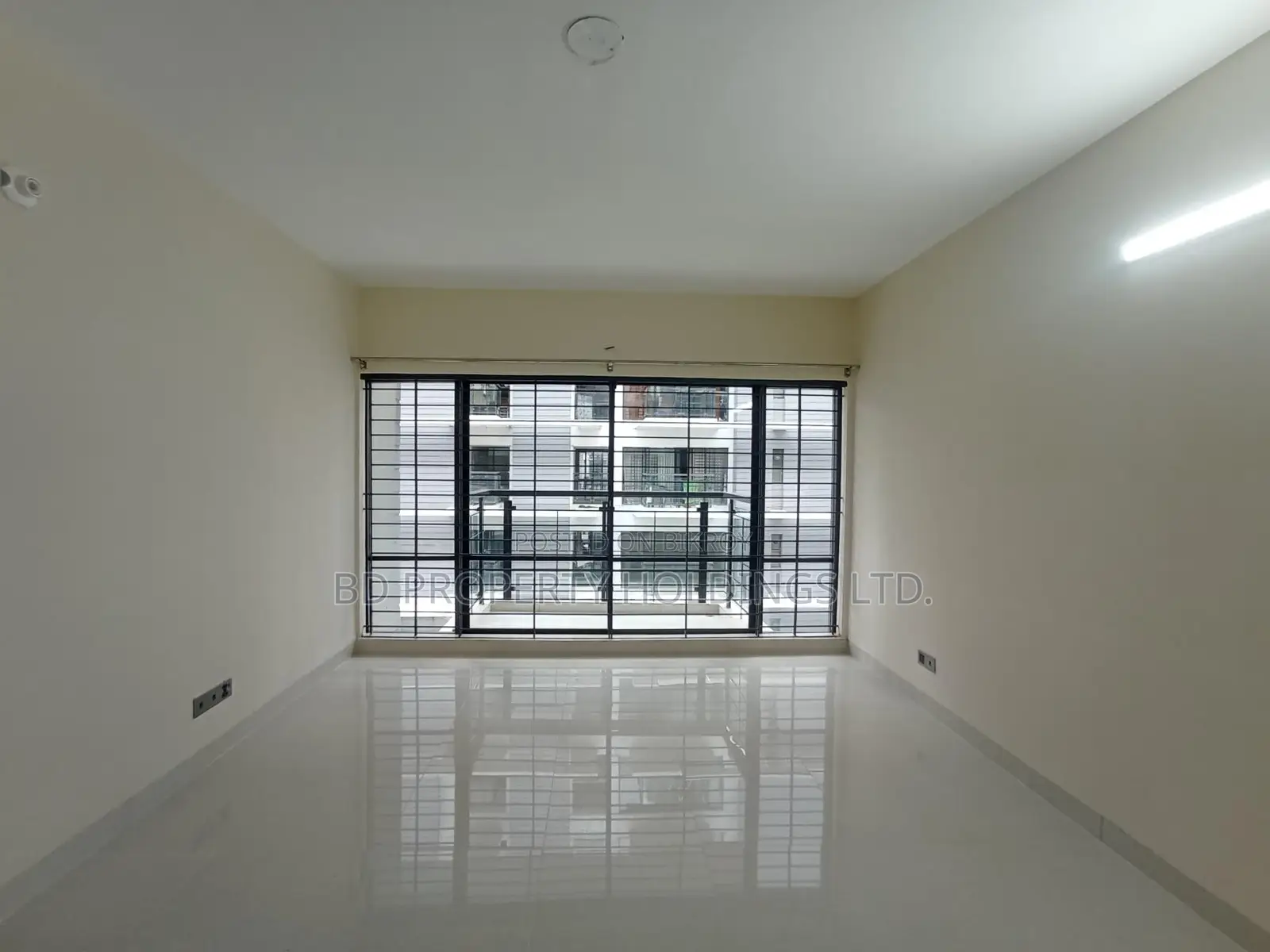 2500 SFT Luxurious Brand New Ready Flat for Rent in Uttara