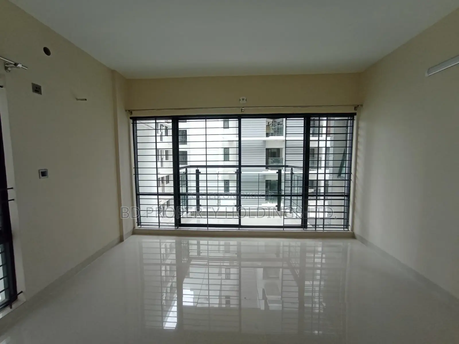 2500 SFT Luxurious Brand New Ready Flat for Rent in Uttara