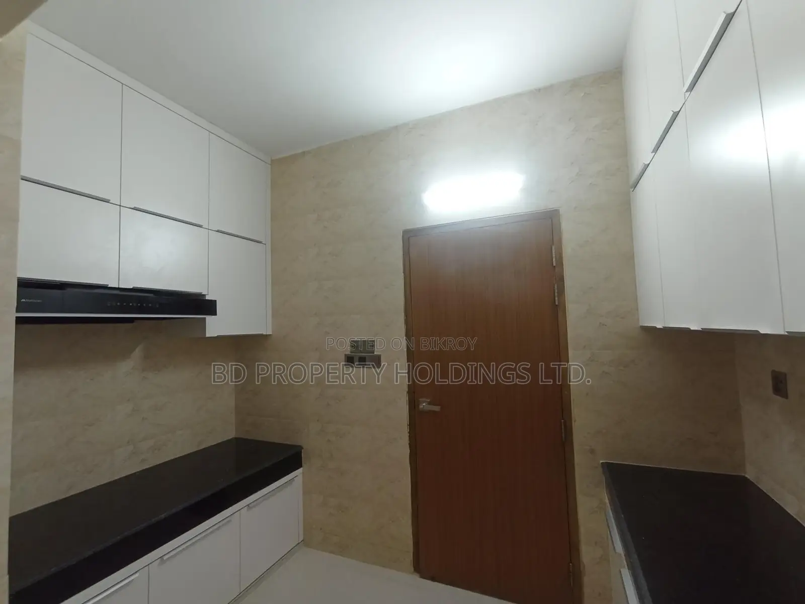 2500 SFT Luxurious Brand New Ready Flat for Rent in Uttara