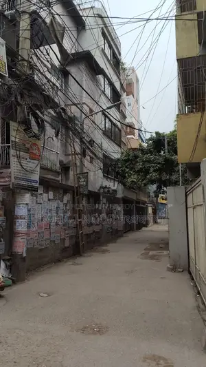ইন্দিরা রোডে ৫ কাঠা জমিতে চার তলা পুরাতন বাড়ি বিক্রি