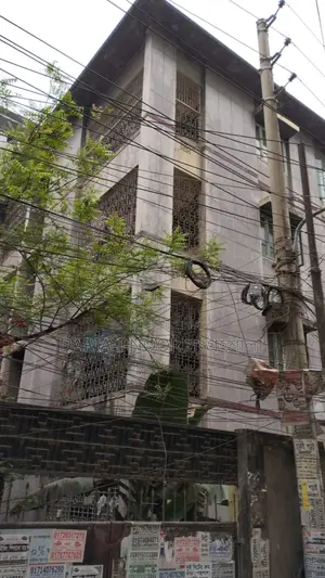 ইন্দিরা রোডে ৫ কাঠা জমিতে চার তলা পুরাতন বাড়ি বিক্রি