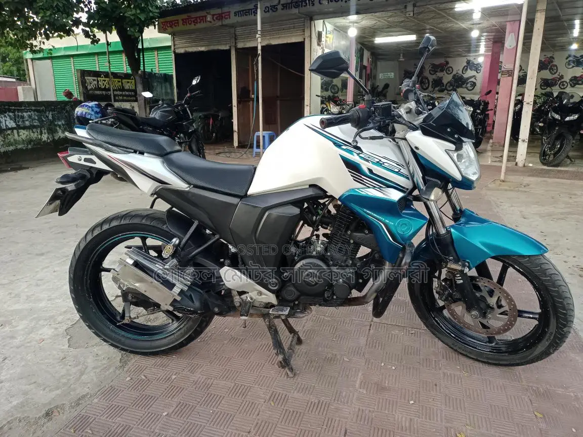 Yamaha FZS 2016