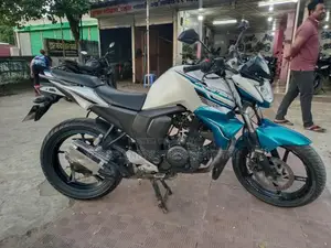 Yamaha FZS 2016