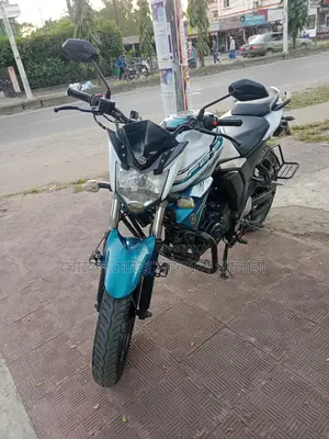 Yamaha FZS 2016
