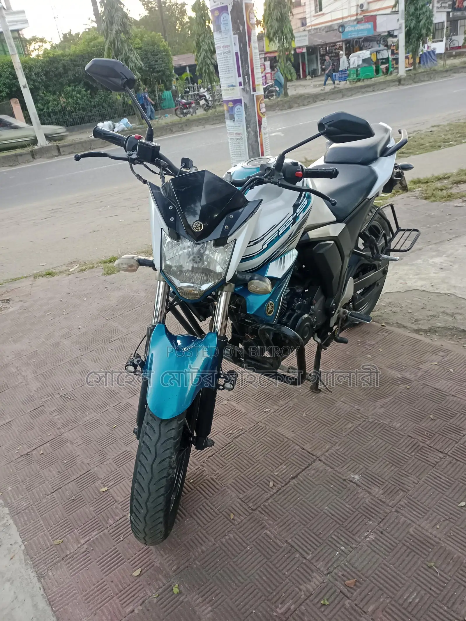 Yamaha FZS 2016