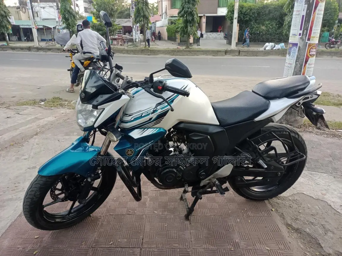 Yamaha FZS 2016