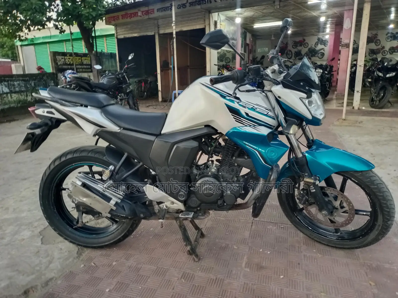 Yamaha FZS 2016