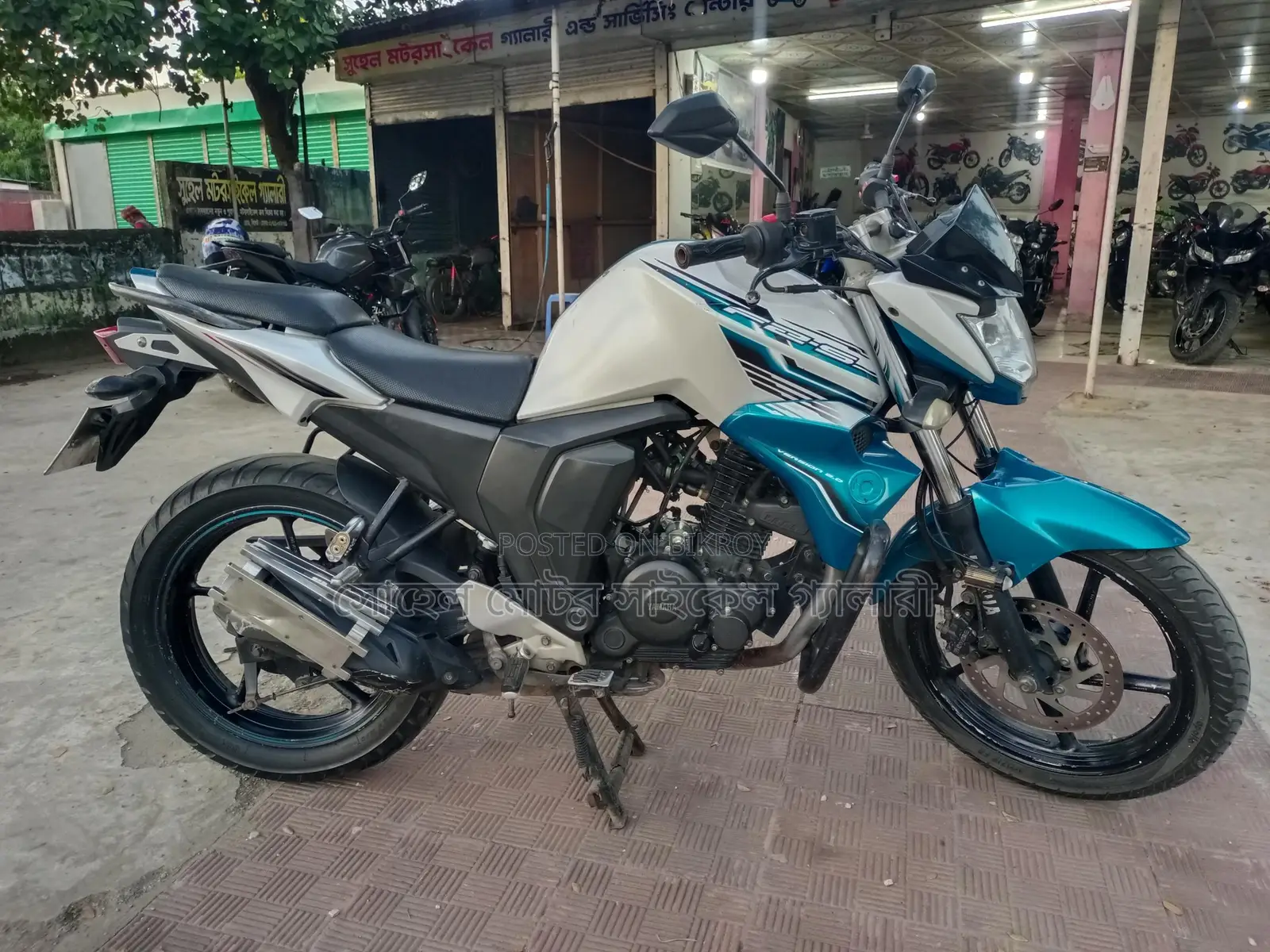 Yamaha FZS 2016