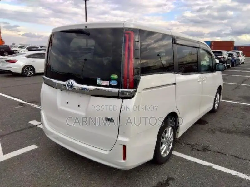 Toyota Noah X HYBRID 2020