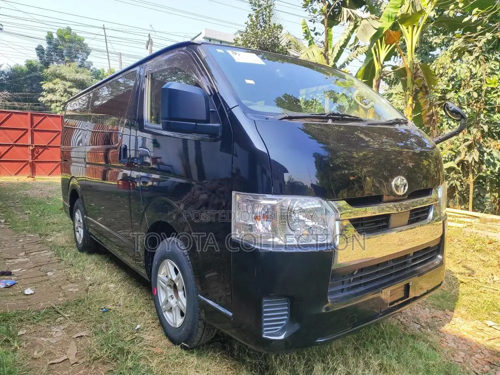 Toyota Hiace GL LED DUAL AC BLACK 2020