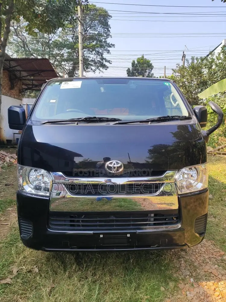 Toyota Hiace GL LED DUAL AC BLACK 2020