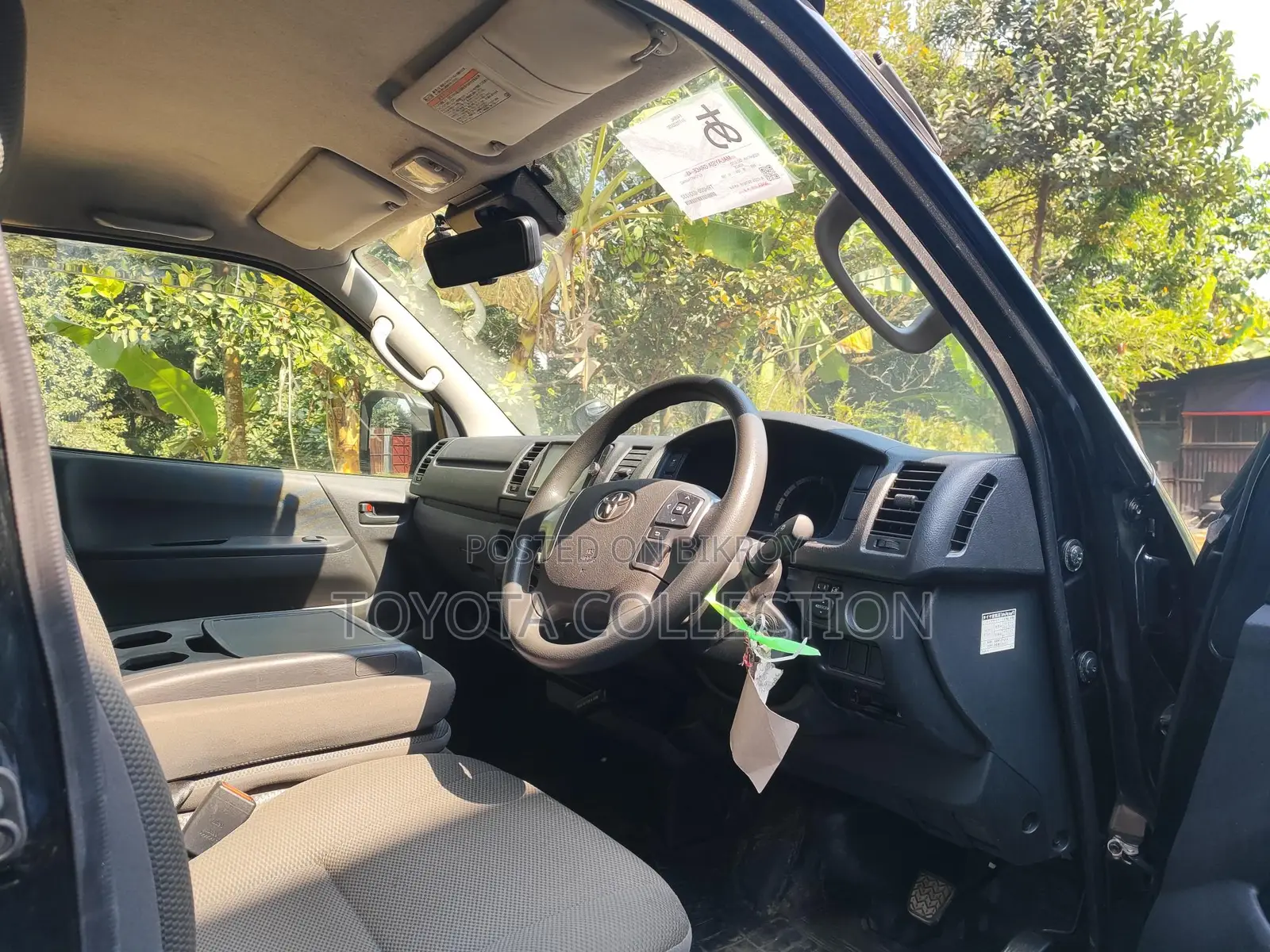 Toyota Hiace GL LED DUAL AC BLACK 2020