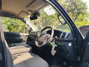 Toyota Hiace GL LED DUAL AC BLACK 2020