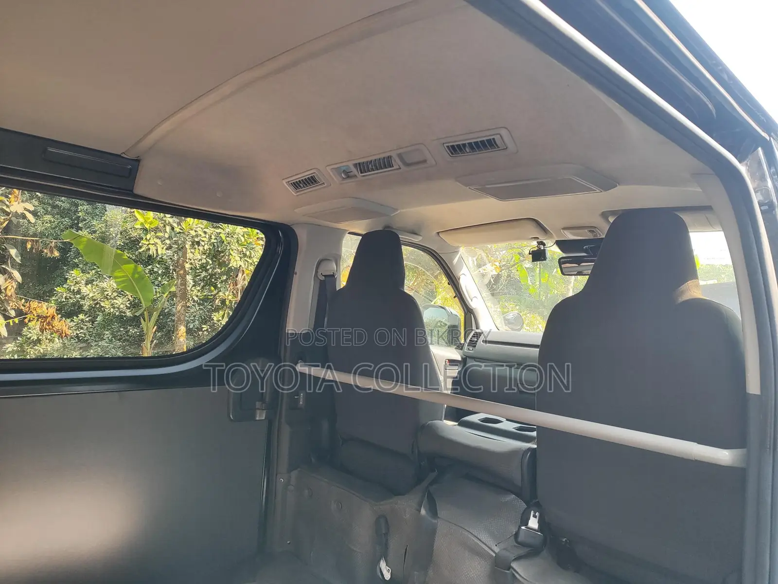 Toyota Hiace GL LED DUAL AC BLACK 2020