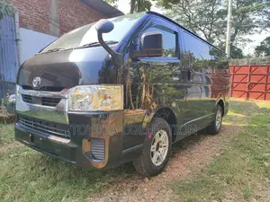 Toyota Hiace GL LED DUAL AC BLACK 2020