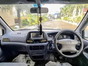 Toyota Noah GL-STANDARD ROOF 2006