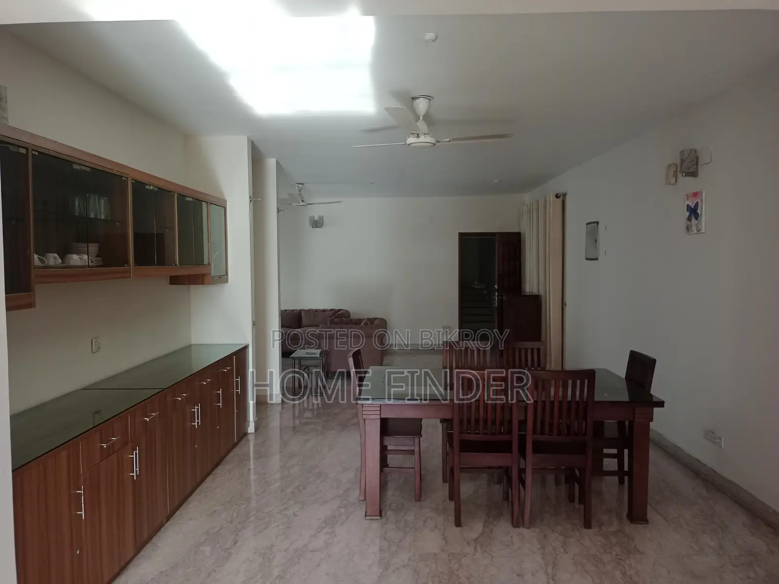গুলশান(২)-এ ২৭০০ বর্গফুটের ৩ বেড ফার্নিশড ফ্ল্যাট ভাড়া হবে