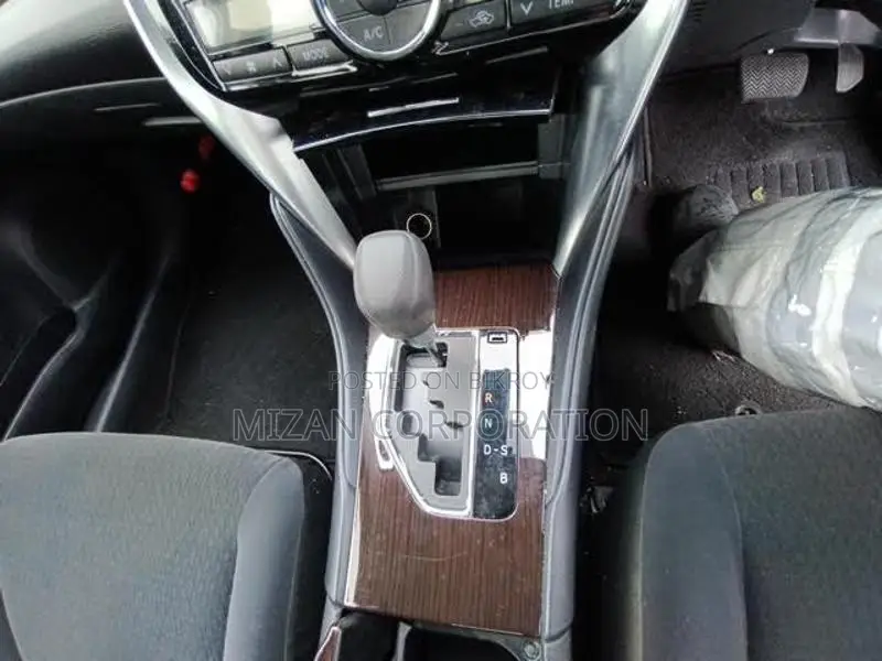 Toyota Premio FL 2020