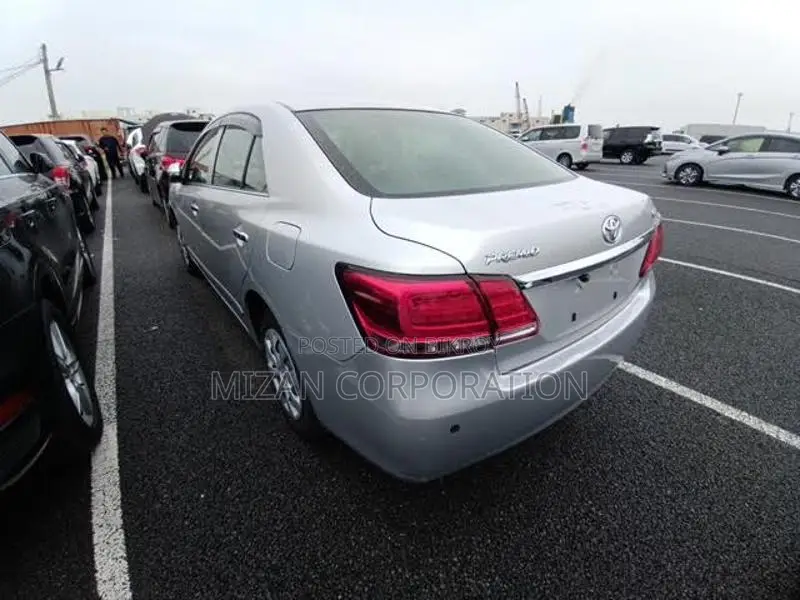Toyota Premio FL 2020