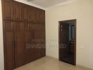 গুলশানে আনফার্নিশড ৩ বেড ২৬৫০ স্কয়ার ফিট অ্যাপার্টমেন্ট ভাড়া