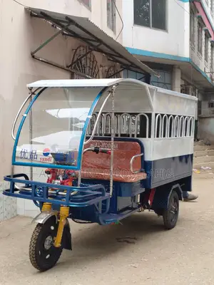Model: 1302 School Van - Datai Motor - (Half-roof Glass)