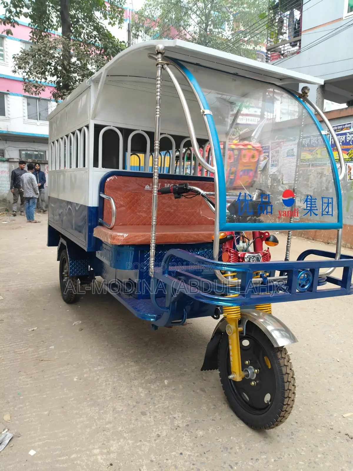 Model: 1302 School Van - Datai Motor - (Half-roof Glass)