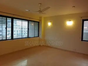 গুলশান ২-এ ভাড়ার জন্য দক্ষিণমুখী সেমি-ফার্নিশড ৩৬০০ বর্গফুটের অ্যাপার্টমেন্ট