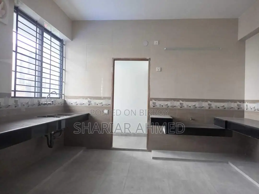 Brand New Unfinished 3200 SQFT Apartment Rent In GULSHAN