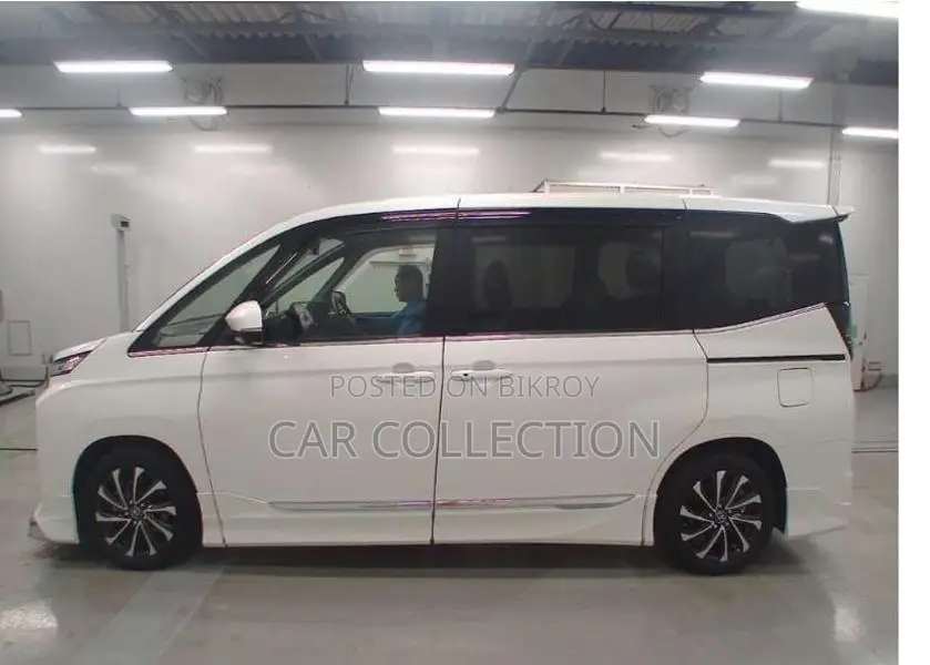 Toyota Voxy SZ 2022