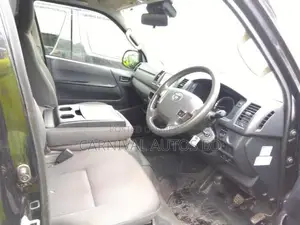 Toyota Hiace GL PACKAGE DUAL AC 2020