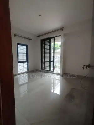 গুলশানে ভালো মানের ৩ বেডরুমের আনফার্নিশড ফ্ল্যাট ভাড়া