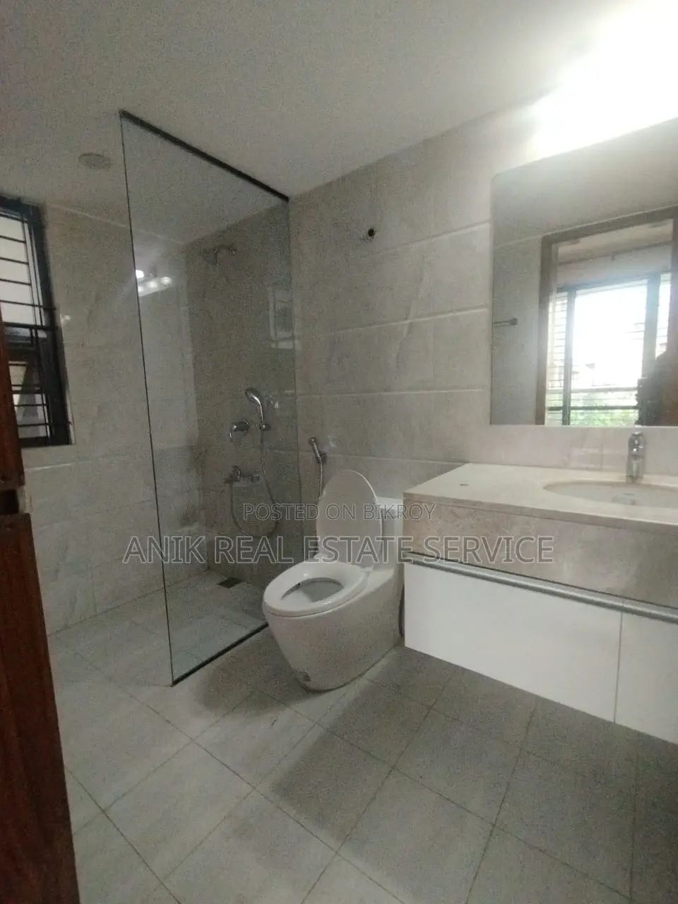 Good Quality 3 Bedroom Un Farnised Flat Rent In Gulshan