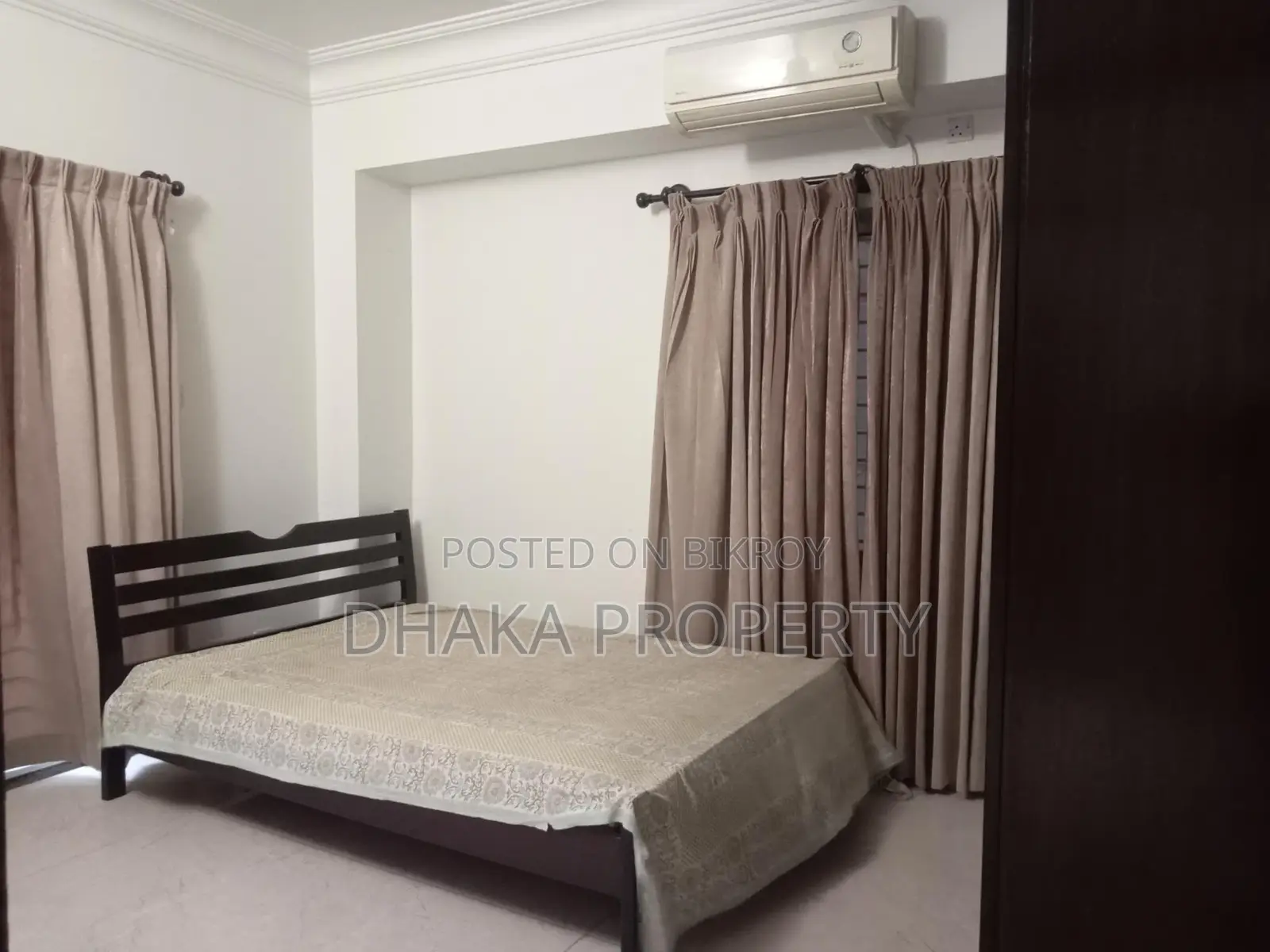 Full Furnished Exclusive 3 Bedrooms Flat Rent in Gulshan -2
