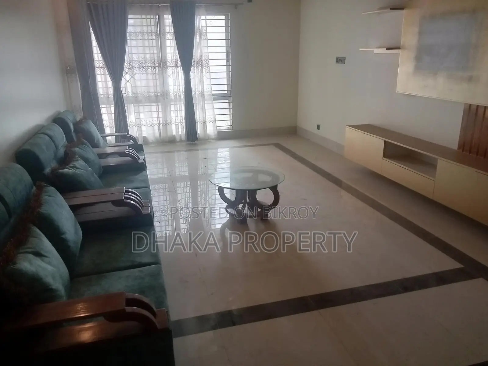 Newly Fully Furnished 4 Bedrooms Flat Rent in Baridhara