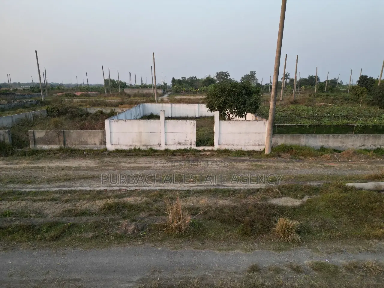 ৩০০ ফুটের কাছে, সেক্টর ১-এ ৭.৫ কাঠার প্লট