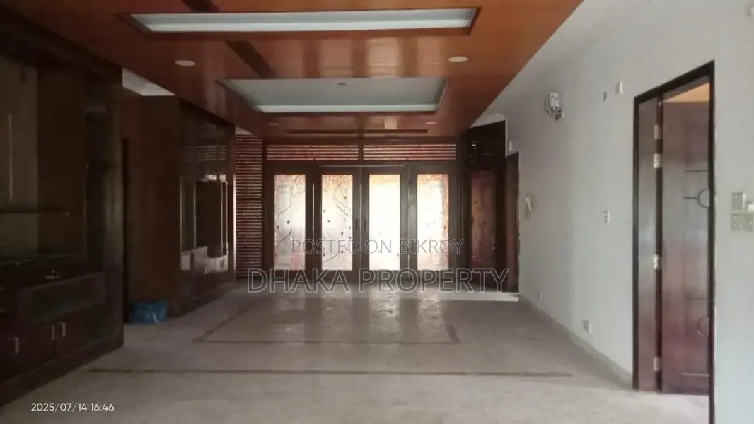 গুলশানে ৩৭০০-বর্গফুট ৪-বেডরুমের ২-কার পার্কিং সুবিধাসহ চমৎকার ফ্ল্যাট ভাড়া